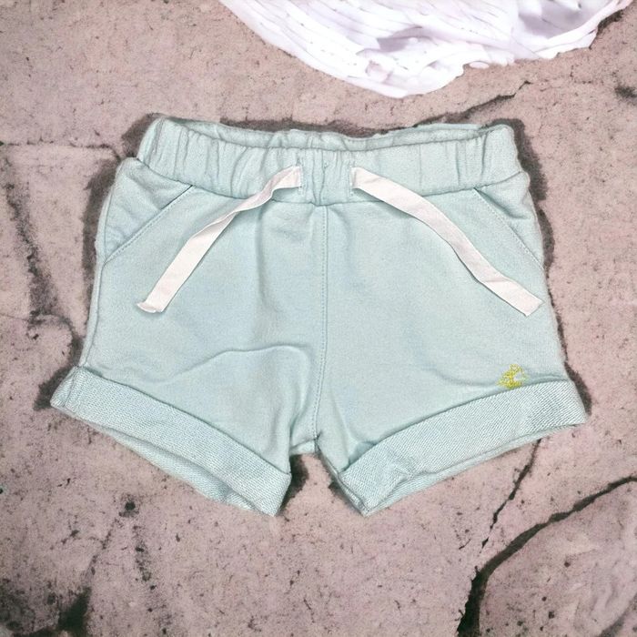 "Short turquoise Petit Bateau 3 mois TBE (4€) "