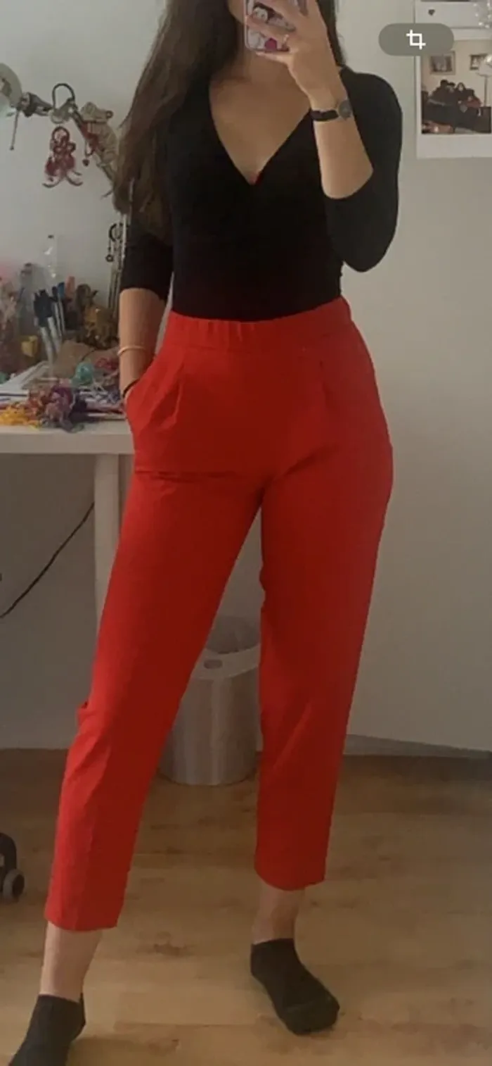 Pantalon rouge - photo numéro 4