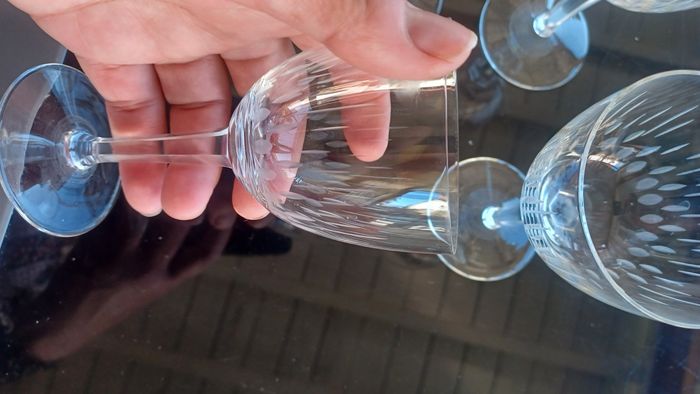 Verres à pied à petit motif très bon état lot de 4 - photo numéro 5