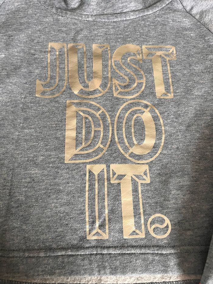 Sweat Nike à capuche - photo numéro 2