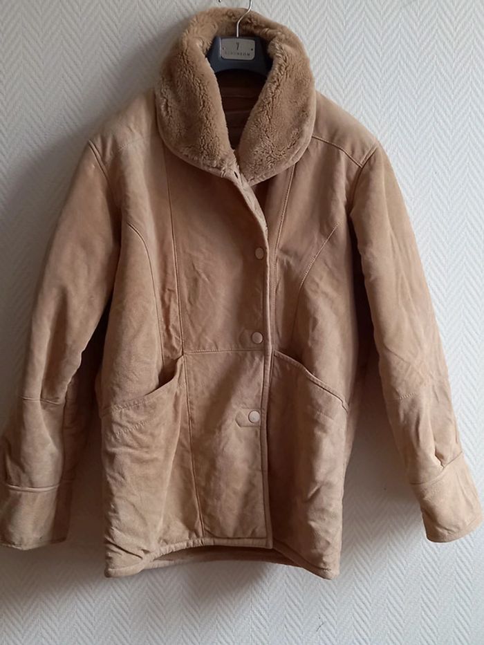 Manteau en cuir et fourrure à l'intérieur marque casual woman taille 38 - photo numéro 2