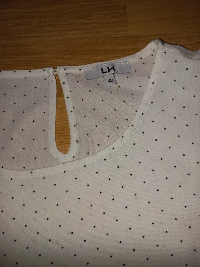 Joli haut à pois taille 42 - photo numéro 4