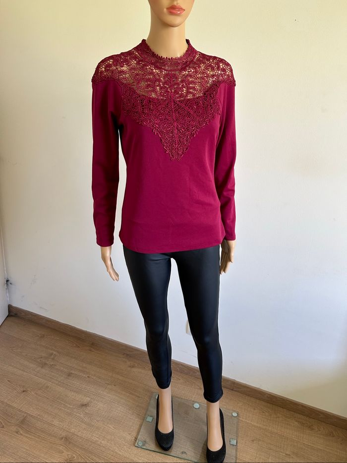Haut bordeaux avec dentelle Morgan taille M comme neuf - photo numéro 3