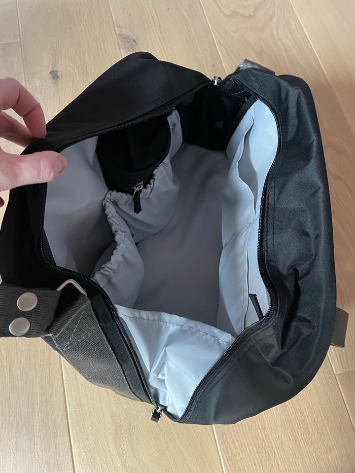 Sac à à langer et ses accessoires - photo numéro 3