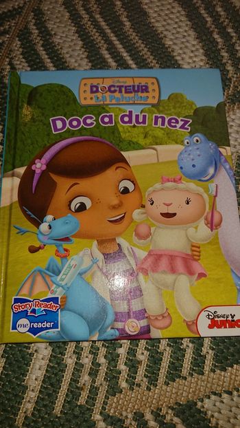 Livre story reader "doc a du nez" docteur la peluche