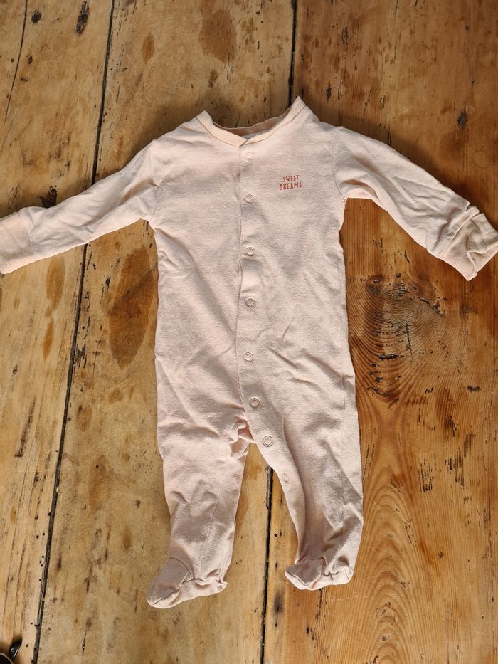 Pyjama rose mixte 1-3 mois.