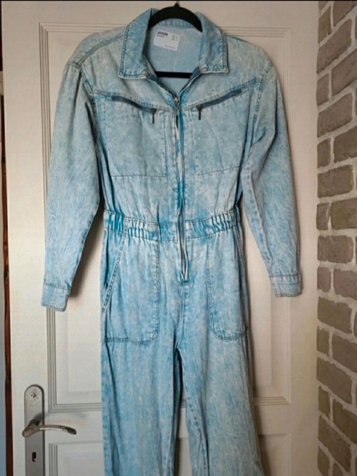 Combinaison longue en Jean denim clair délavé Bershka XS 34 - photo numéro 2