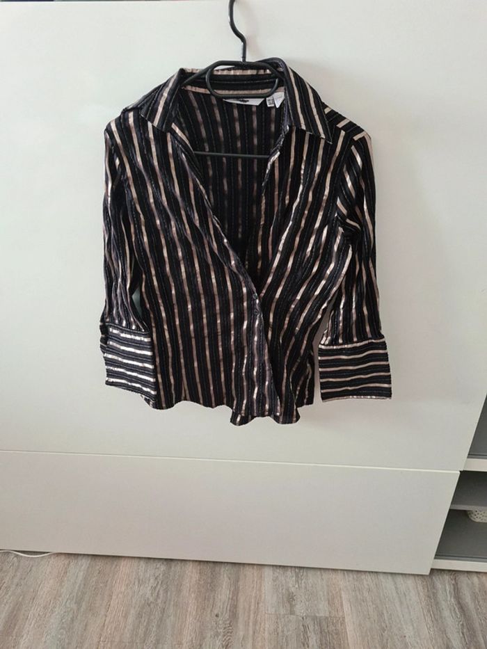 Chemise cache cœur noir et dorée Zara
