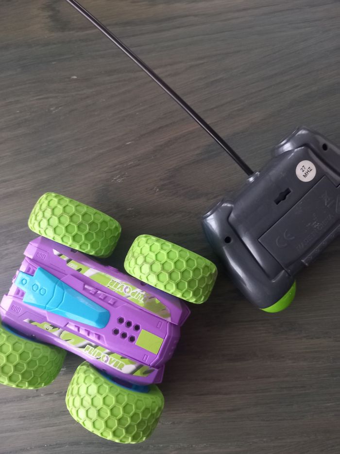 Voiture télécommandé - photo numéro 5