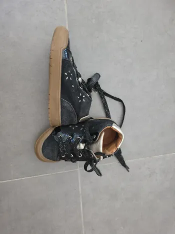 Chaussure fille taille 26
