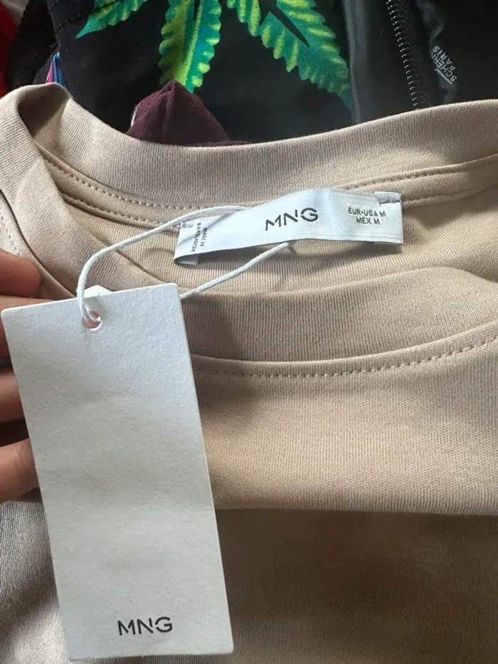 T-shirt Mango neuf avec étiquette - Taille M 🌸 - photo numéro 9