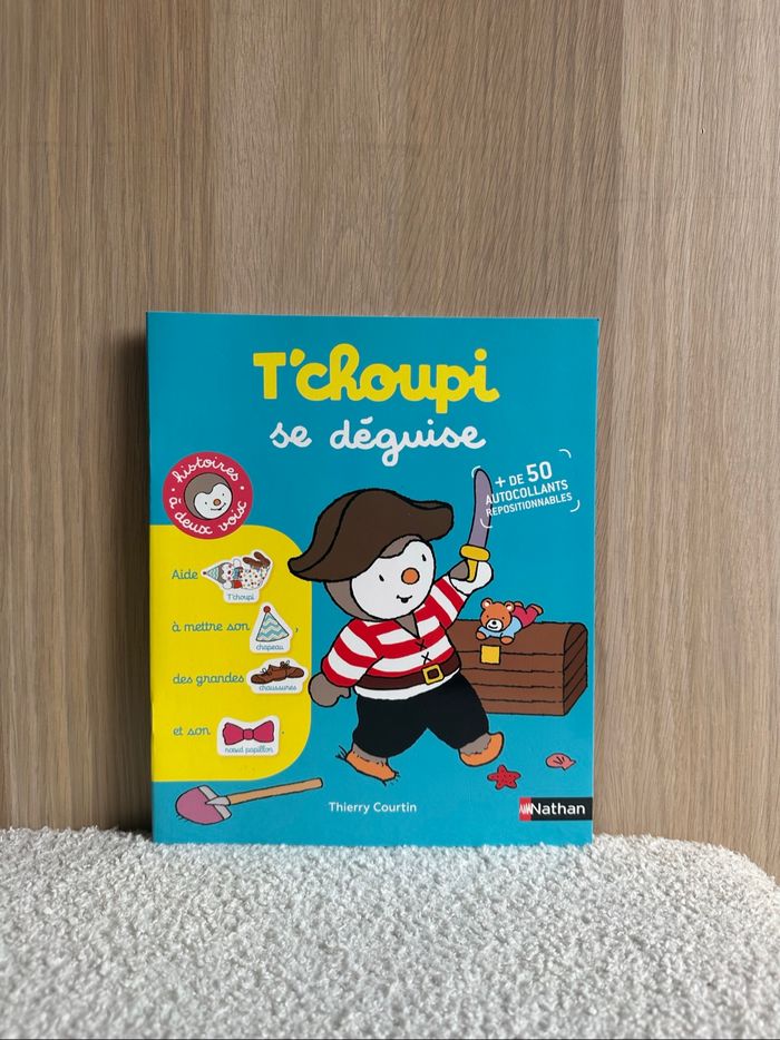 Cahier d’autocollants t’choupi se déguise