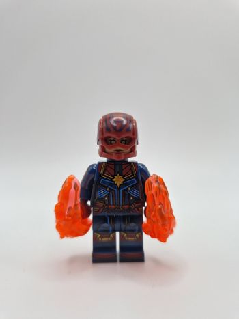 Figurine type lego Captain Marvel