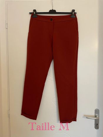 Pantalon court 7/8 style chino infroissable rouge orange rouille bas revers taille M