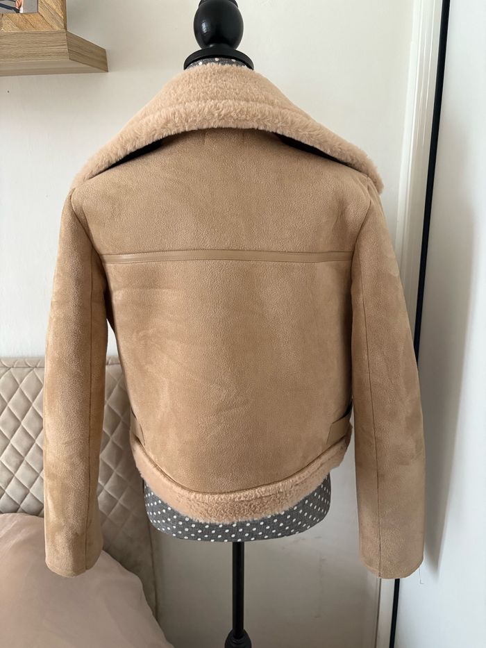 Jolie veste fourrée - photo numéro 4