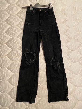 Jean  noir a trou zara