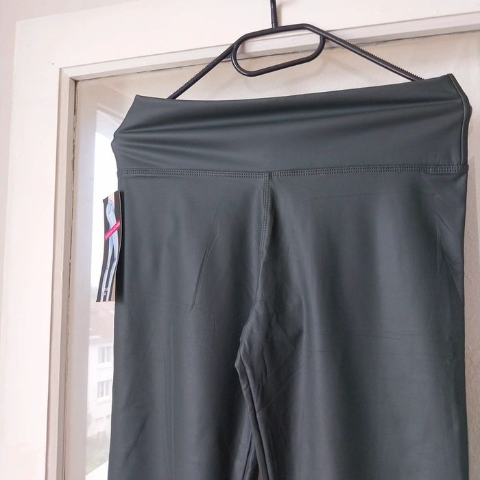 Magnifique pantalon vert foncé taille M neuf - photo numéro 2