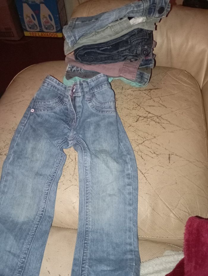 Vends lot de 10 pantalon/shorts - photo numéro 2