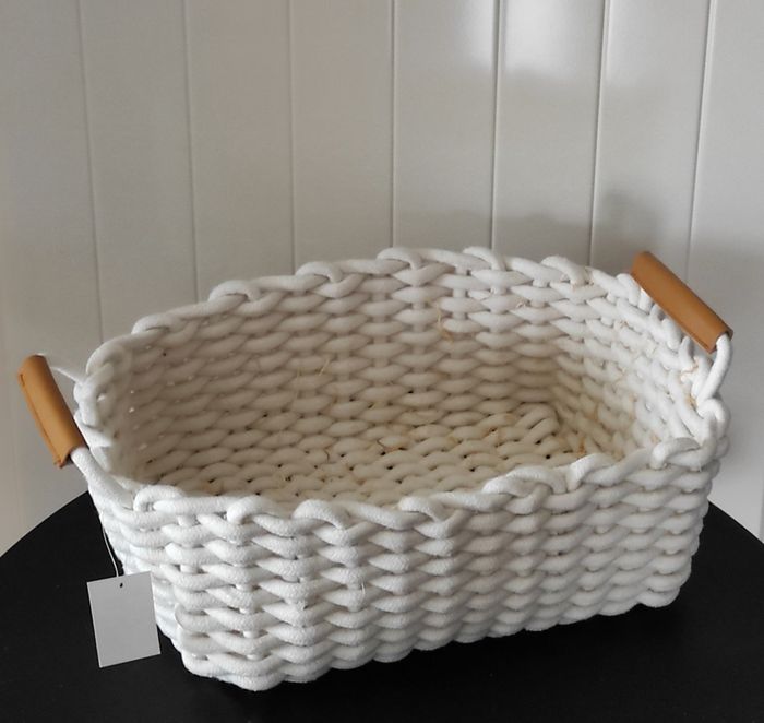 Panier en tissu avec poignet en simili cuir – Neuf - photo numéro 3