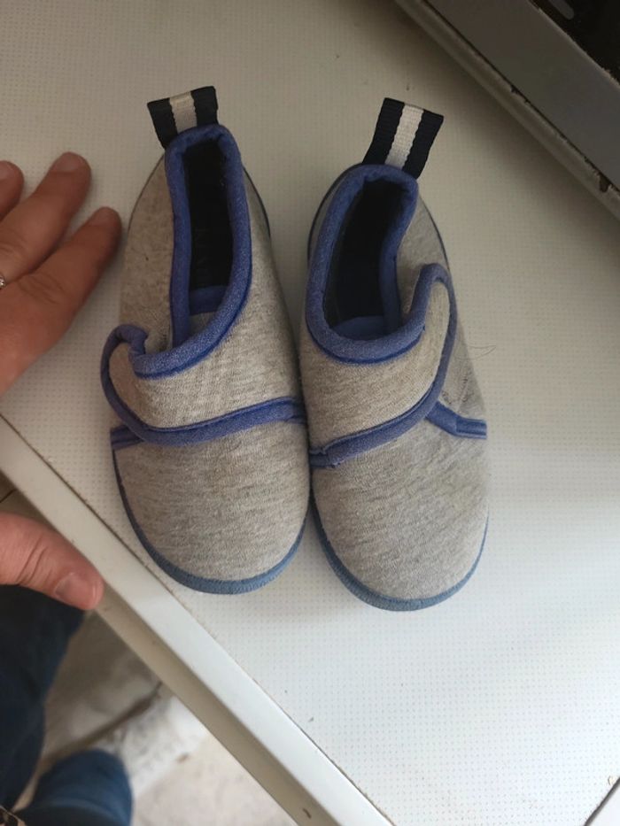 Chaussons taille 21 tbe