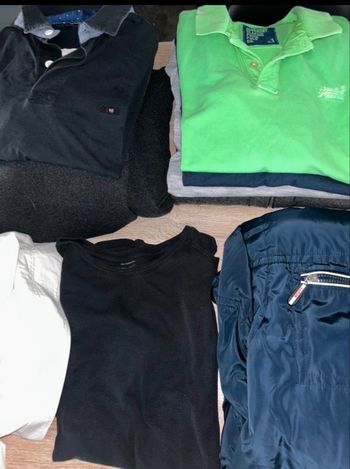 Je vous propose un lot de 25 vêtements homme