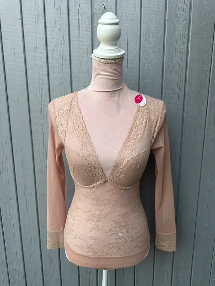 Body manches longues moulant décolleté dentelle 38/M