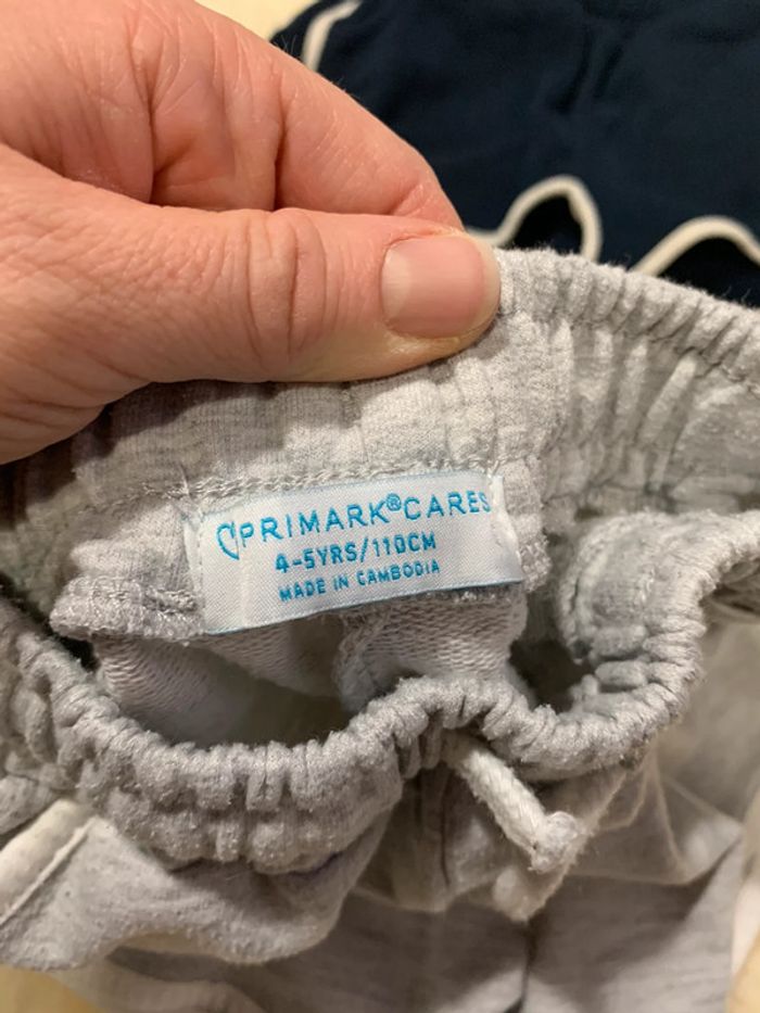 Lot 2 shorts 5 ans - photo numéro 4