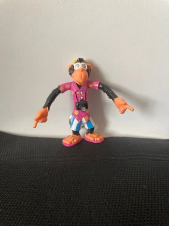 Figurine PVC singe touriste vacancier LC Waikiki vintage porte clé 10cm