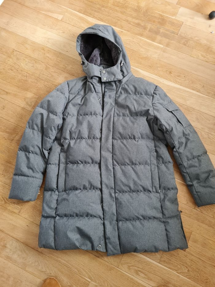 Doudoune hiver longue grise en duvet avec capuche. - photo numéro 3