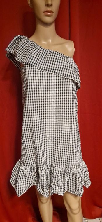 Robe à carreaux épaule dénudée originale taille38/40