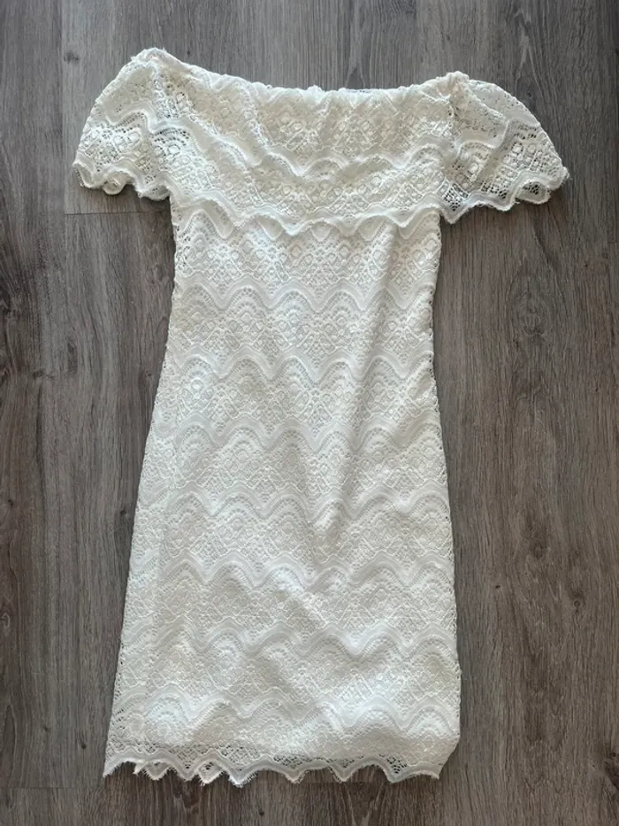 Robe dentelle blanche - photo numéro 3