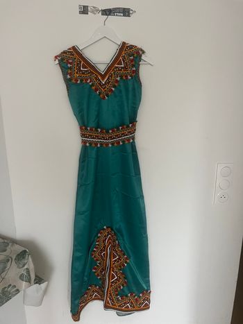 Robe kabyle verte faite main – brodée traditionnelle – taille S – neuve – mariage / fête