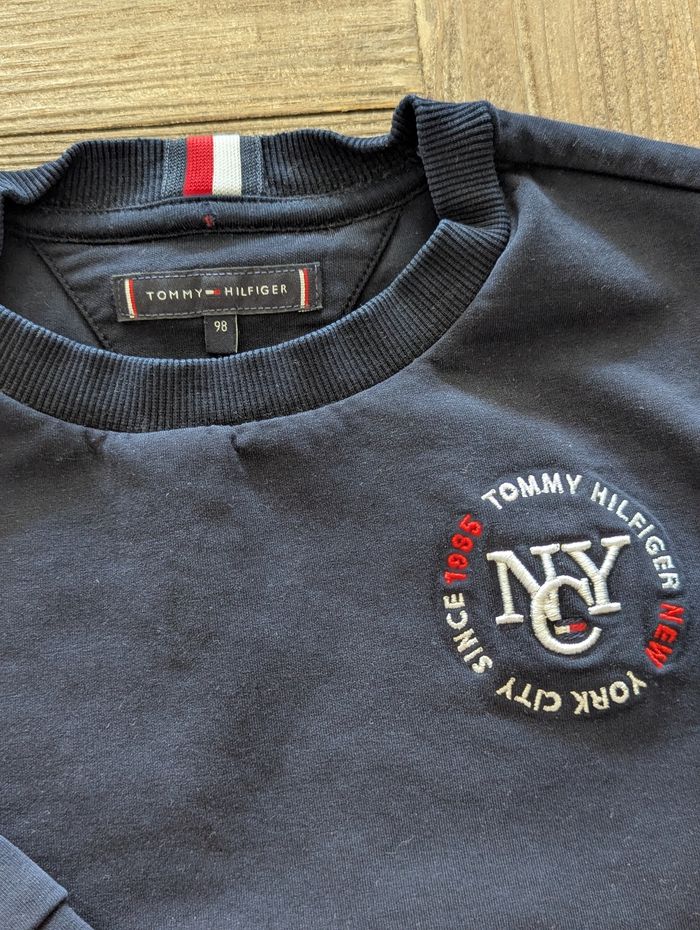 Pull tommy Hilfiger 3 ans - photo numéro 2