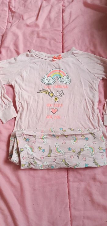 Pyjamas taille 98/104