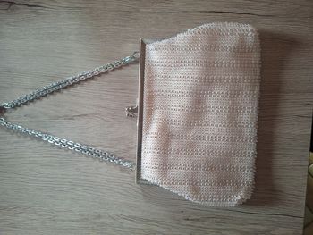 Sac à main en perle rose pale jamais utilisé