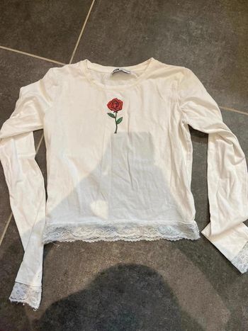 T-shirt manche longue dentelle et rose
