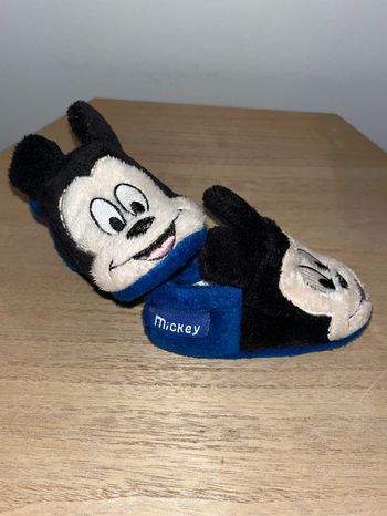 Chaussons Mickey 6-9 mois