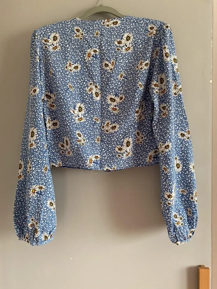 Top court à fleurs bleues Primark - photo numéro 2