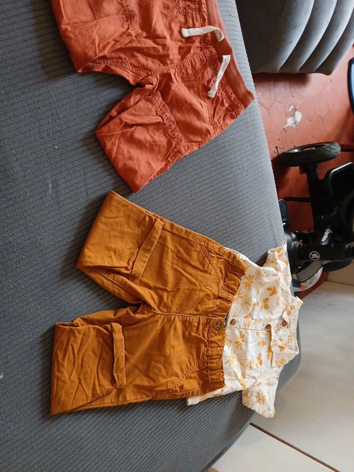 Deux pantalons et une chemise manche courte - photo numéro 7