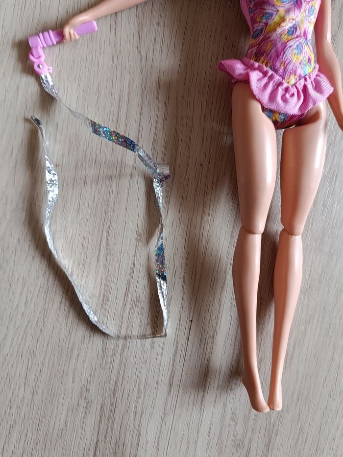 Barbie Gymnaste - photo numéro 3