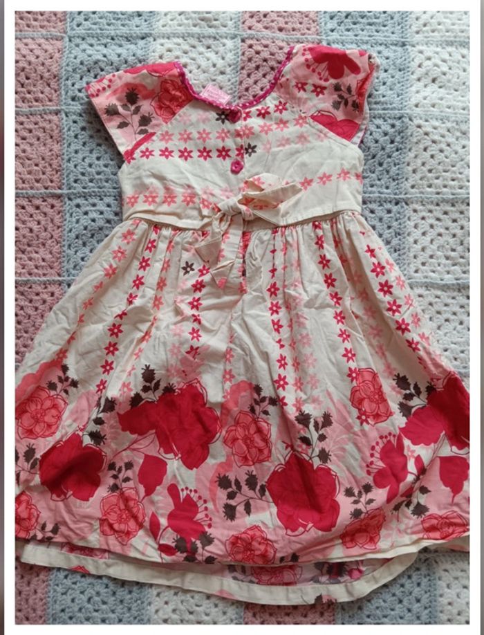 Jolie robe 3 4 ans - photo numéro 2