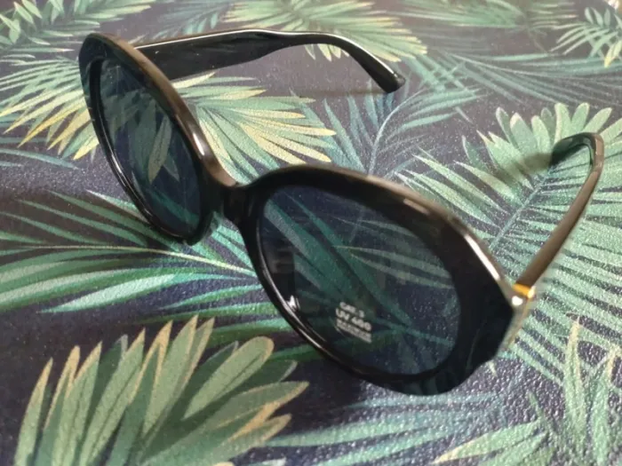 Lunettes de soleil femme neuves - photo numéro 5