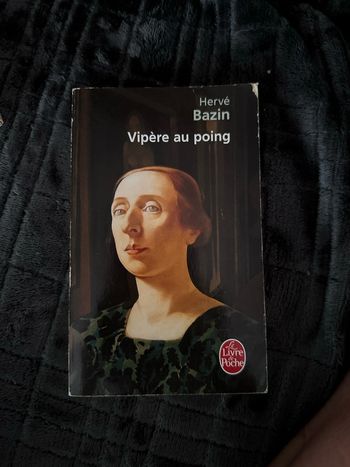 Vipère au poing