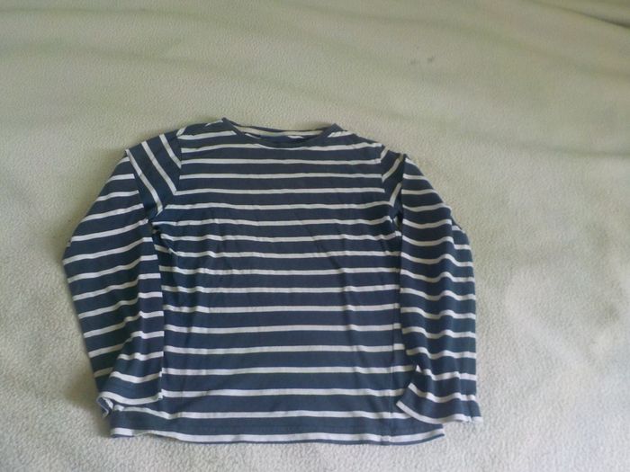 T . shirt , T . 10 ans