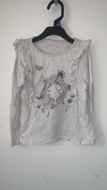 TEE shirt fille taille 4 ans