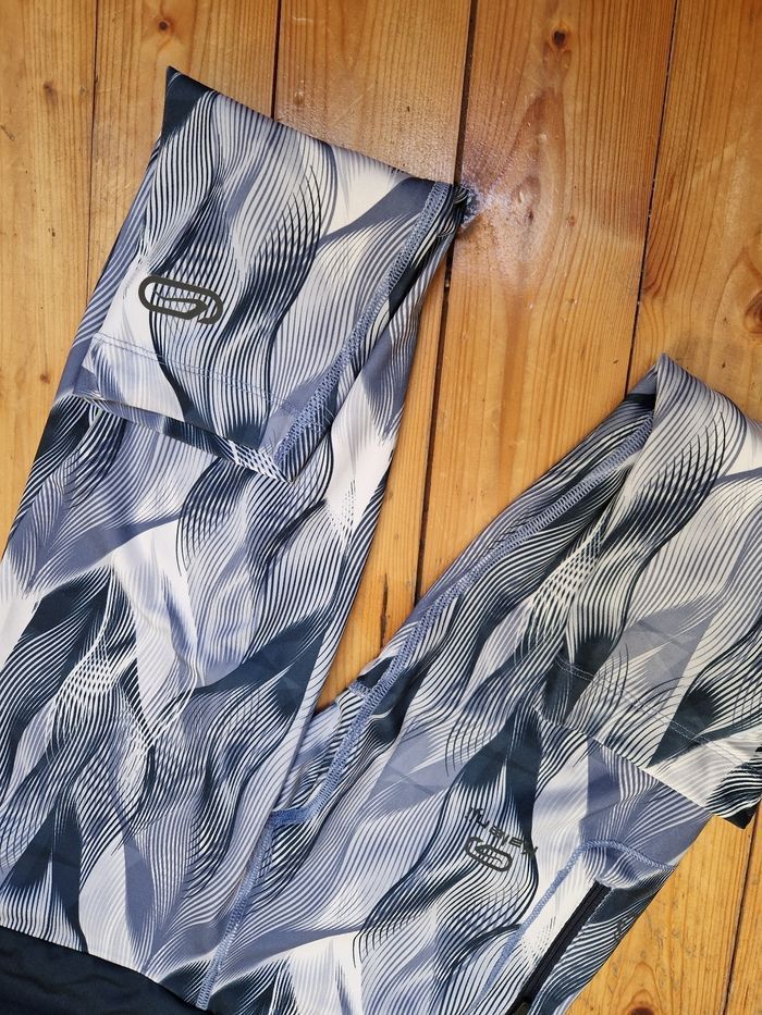 Corsaire / legging sport femme taille 36 - photo numéro 2