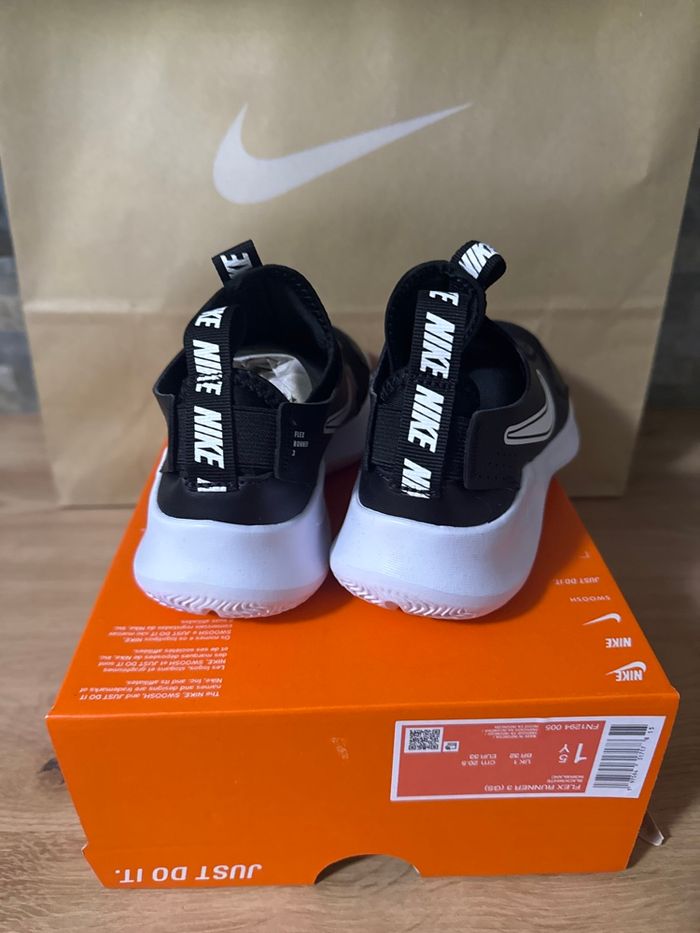 Baskets Nike Flex Runner 3 Eur 33 - photo numéro 3