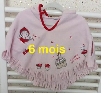 Poncho avec capuche polaire rose rouge Taille 6 mois