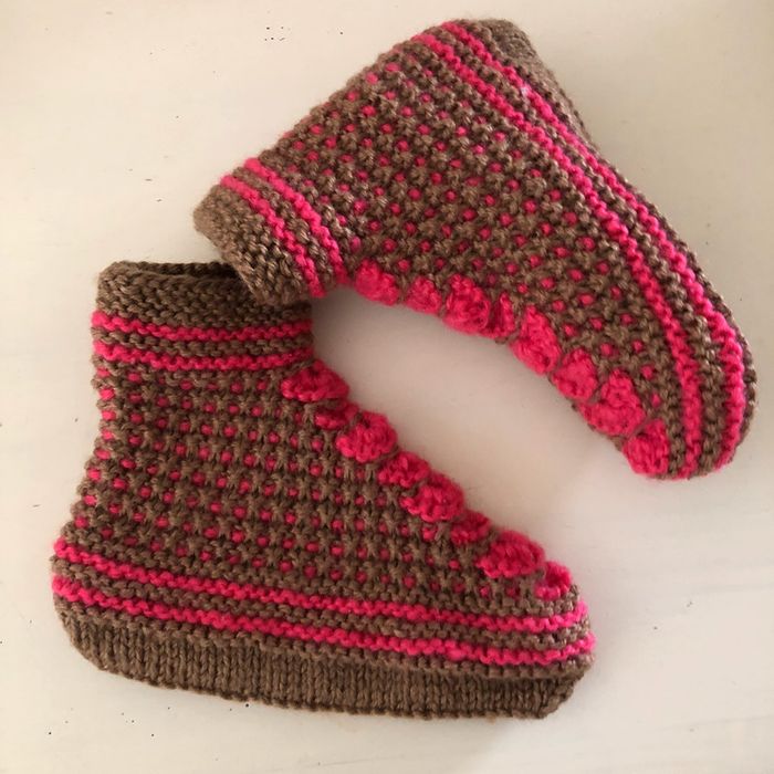 Chaussons tricotés à la main - photo numéro 3