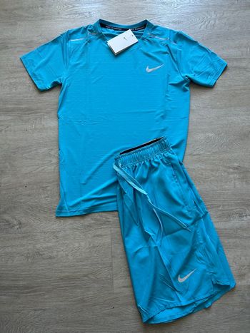 Ensemble Nike running
